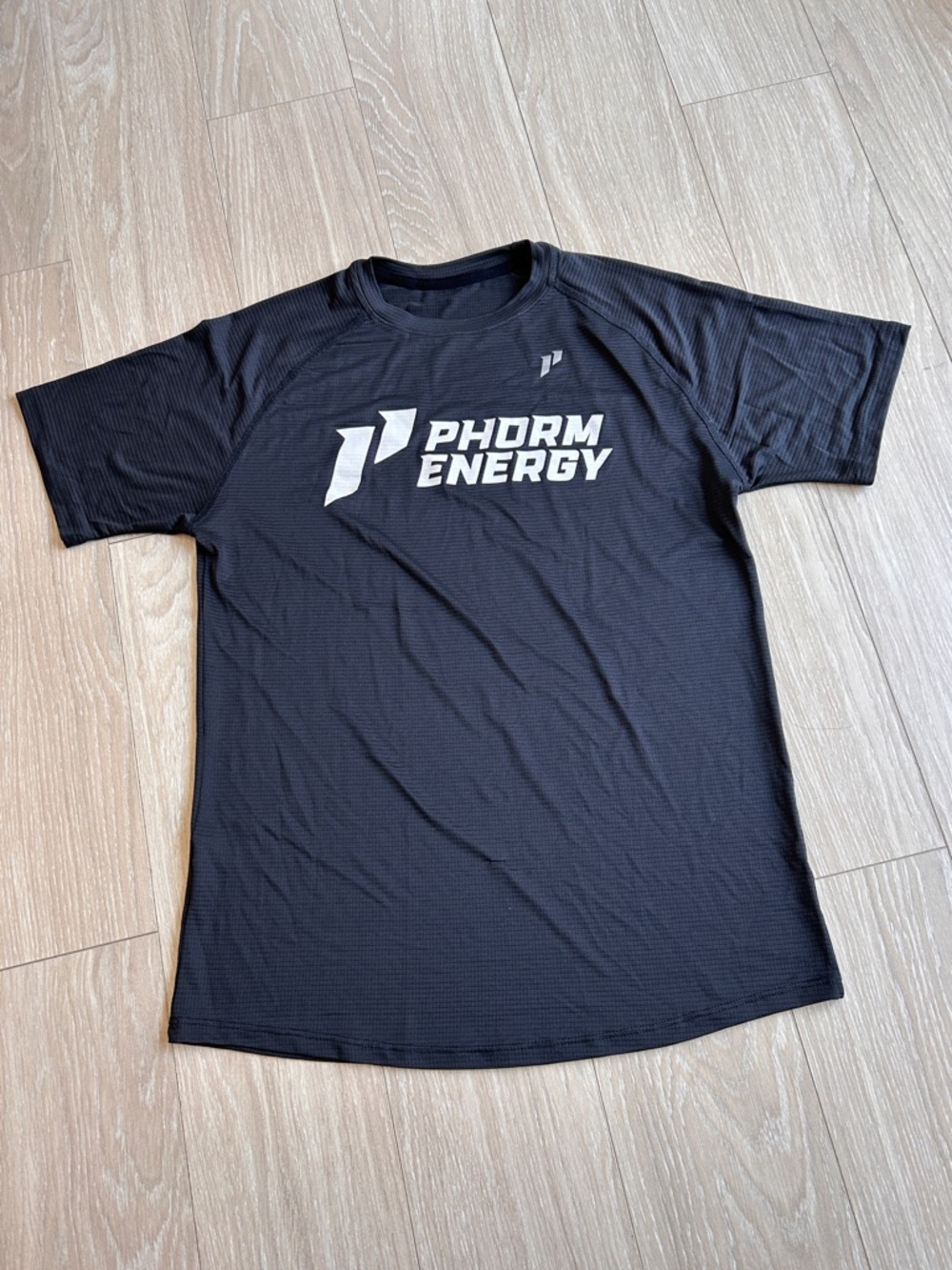 Men's Black Performance Tee in Size Small